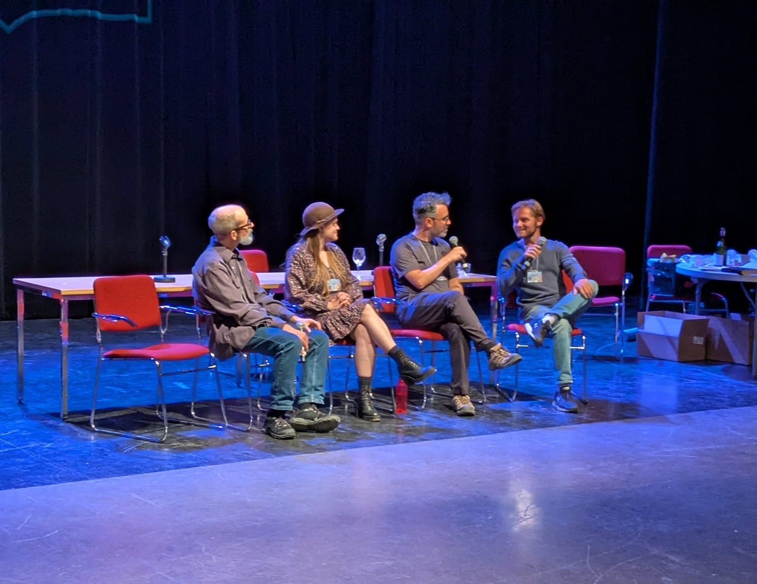 Alain Ducharme mène une entrevue avec Éric Gauthier, Joe Rivard et Julien G Poirier lors de la soirée d'ouverture du Congrès Boréal